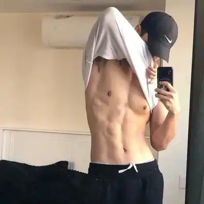 隗逸馨